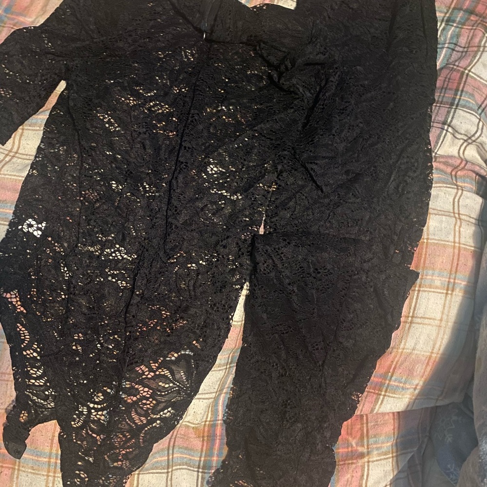 Elegant Black Lace two piece set!

And is true to size!